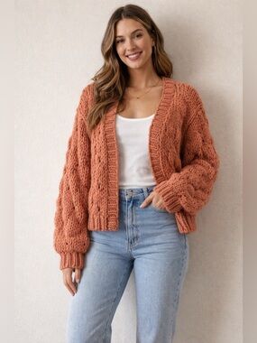 ✨NWT~Altar’d State Chunky Cardigan✨